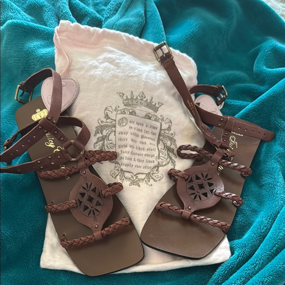 JUICY COUTURE Brown Strappy Sandals with Cutout Design